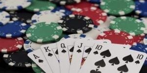 Cách chơi bài Poker 5 lá cơ bản và dễ hiểu nhất