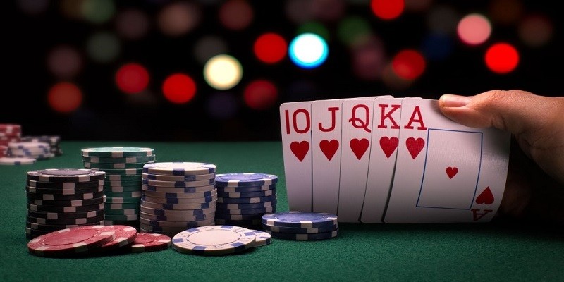 Tìm hiểu cơ bản về khái niệm Thùng Phá Sảnh Poker