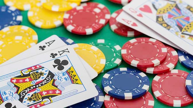 bluff poker và cách tăng cược